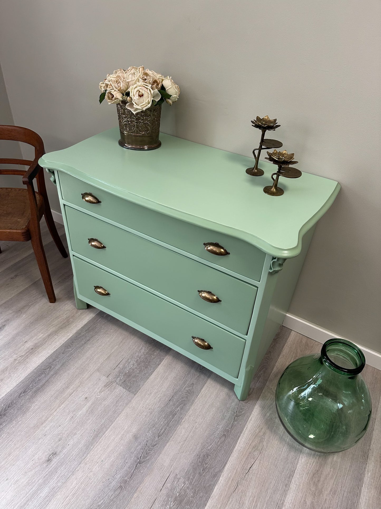 Gründerzeit-Kommode "Aurelia" - Salbei-Makeover!