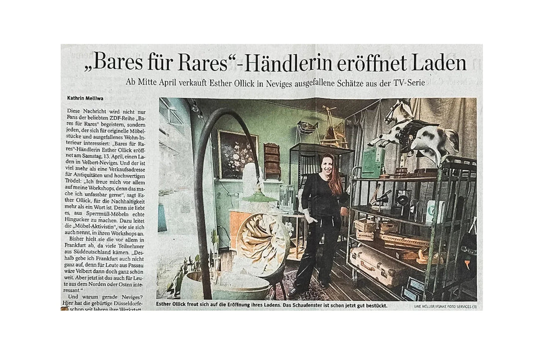 Zeitungsartikel über Werkstattfürschönes in Düsseldorf, Frau steht im dekorierten Laden mit Vintage-Möbeln