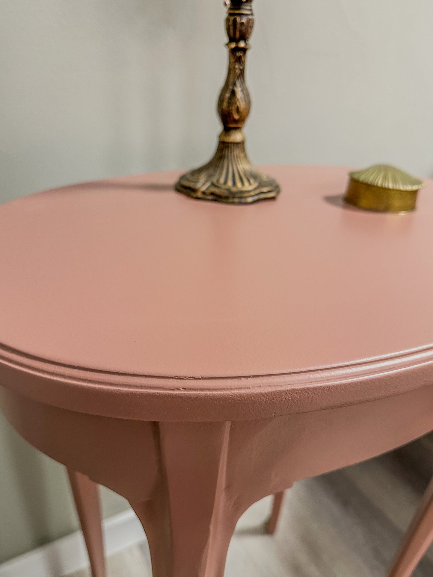 Beistelltisch „Daphne“ - pudriges Rosé!