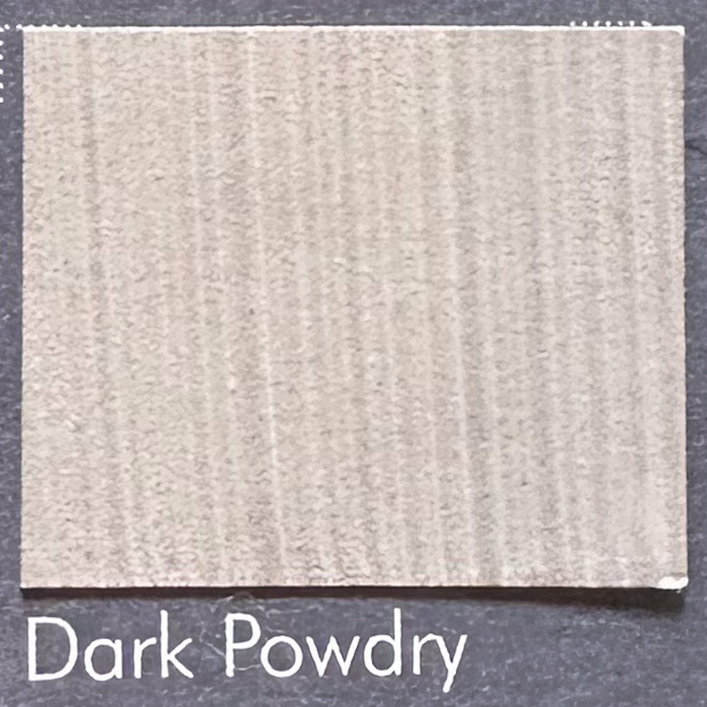 Dark Powdry – Pudriges Greige