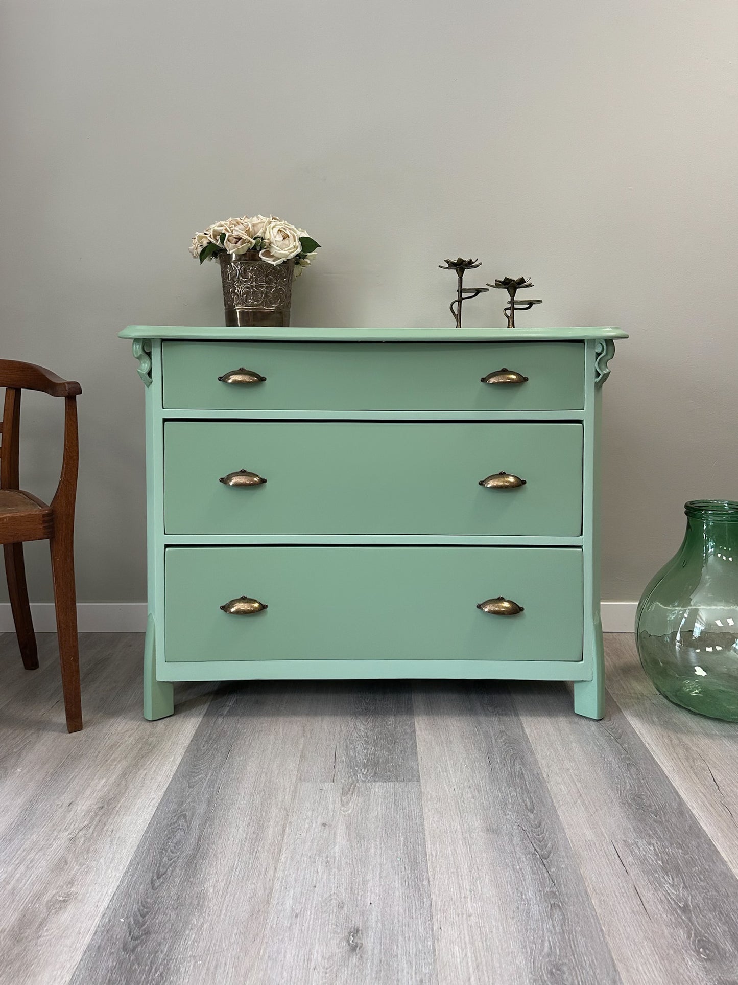 Gründerzeit-Kommode "Aurelia" - Salbei-Makeover!