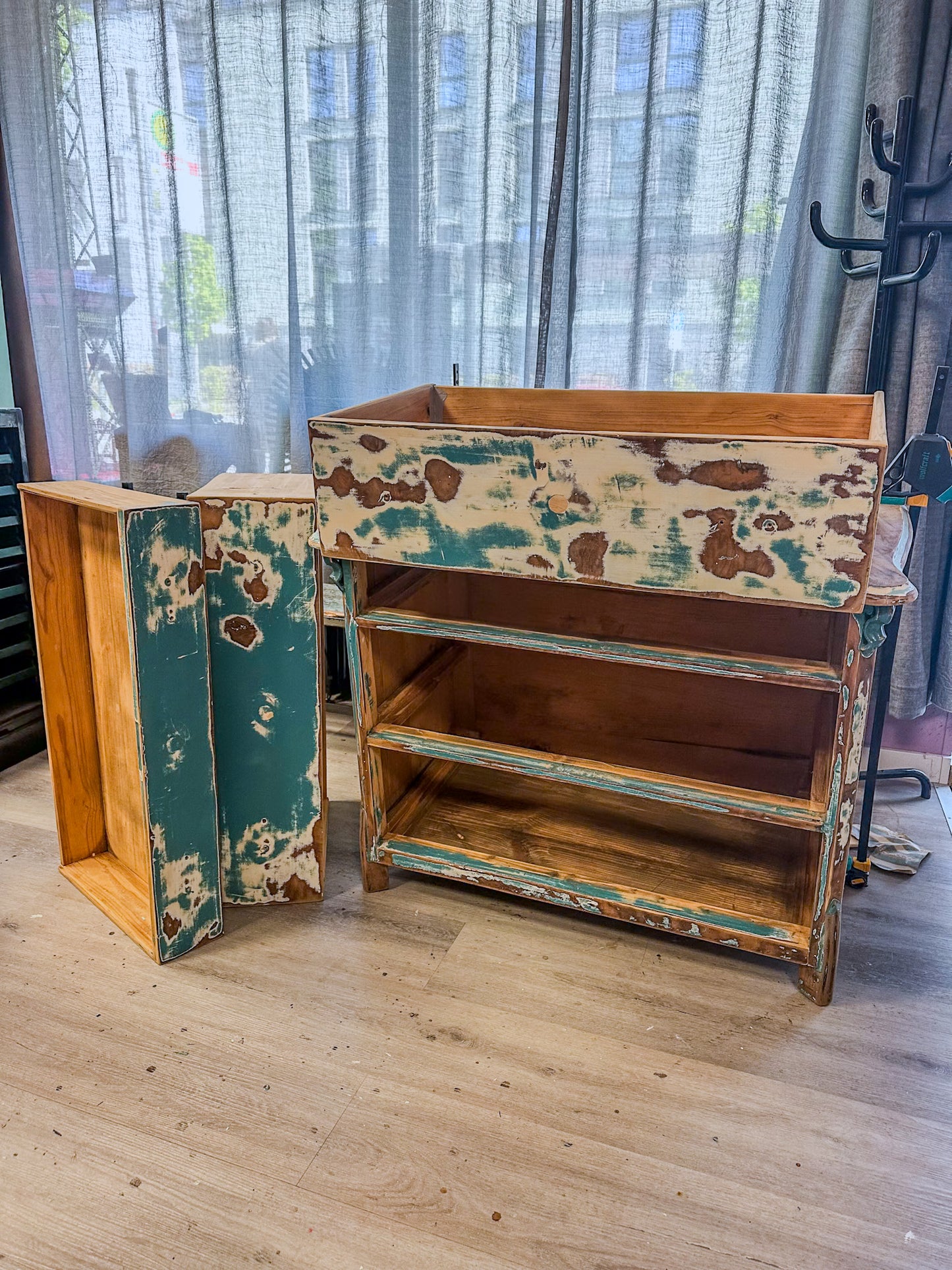 Gründerzeit-Kommode "Aurelia" - Salbei-Makeover!