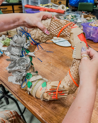 Re:Kranz – Upcycling-Workshop: Aus Verpackung wird Design