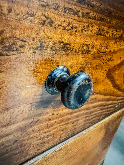Mini-Kommode „Neeltje“ - schöne Patina!