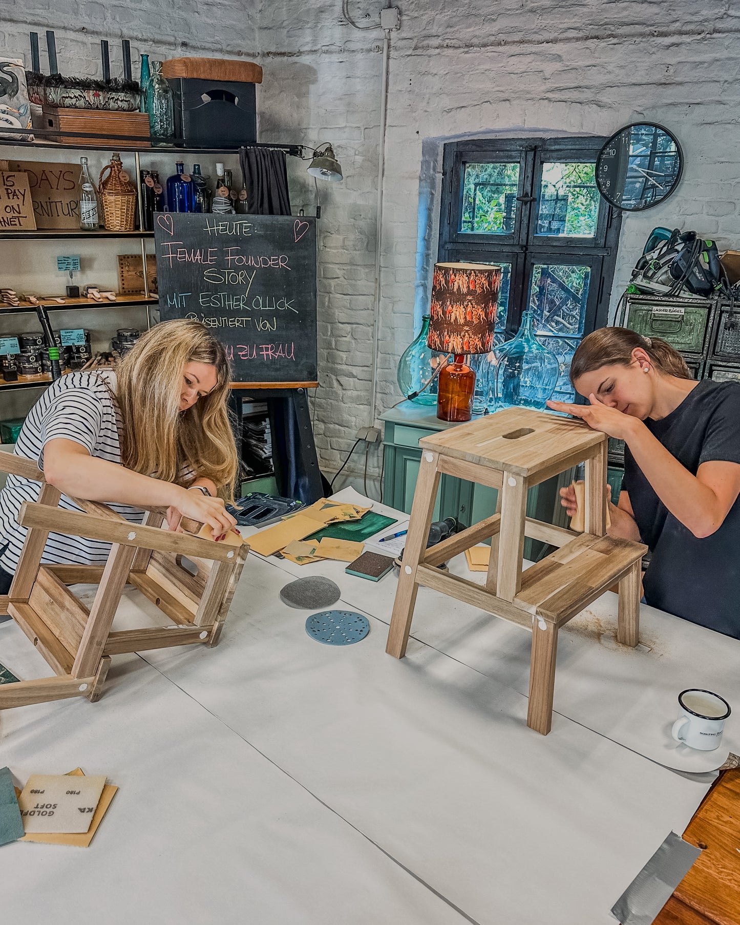 Workshop: Möbel lackieren
