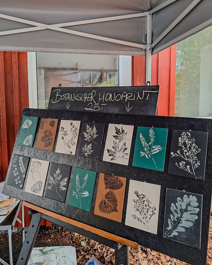 Botanischer Monodruck – Pflanzendruck mit echten Blättern und Blüten